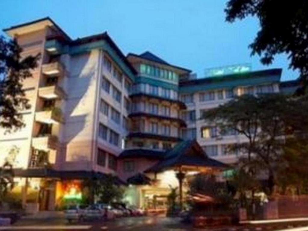 Kedaton Hotel Bandung Exterior photo