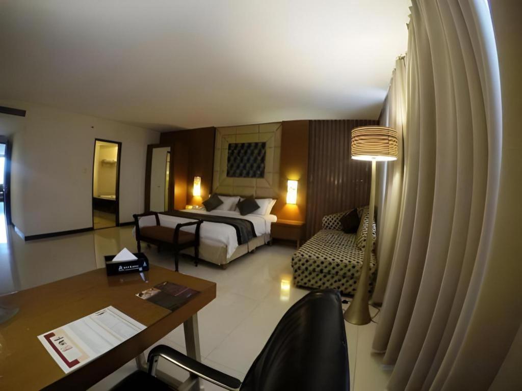 Kedaton Hotel Bandung Exterior photo