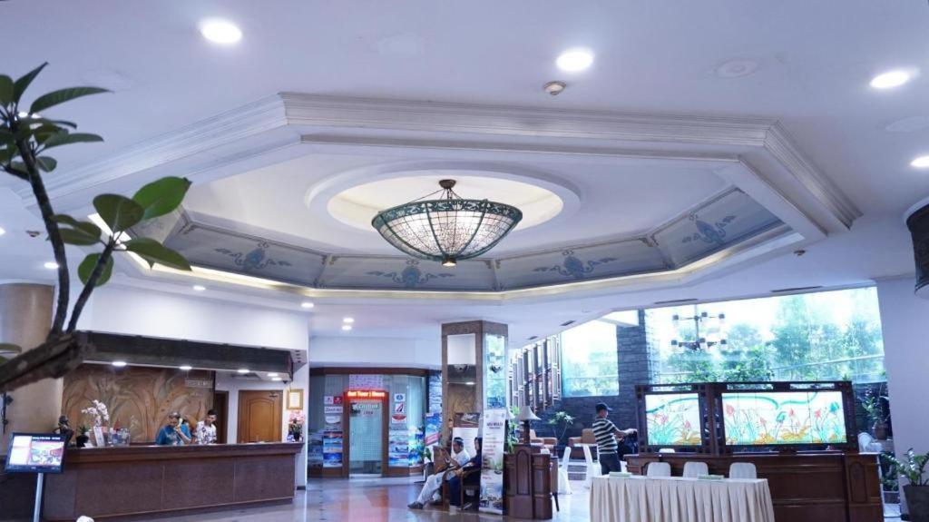 Kedaton Hotel Bandung Exterior photo