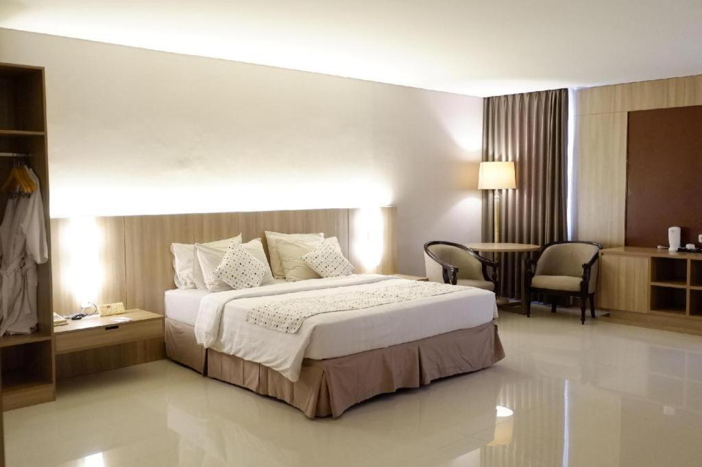 Kedaton Hotel Bandung Exterior photo