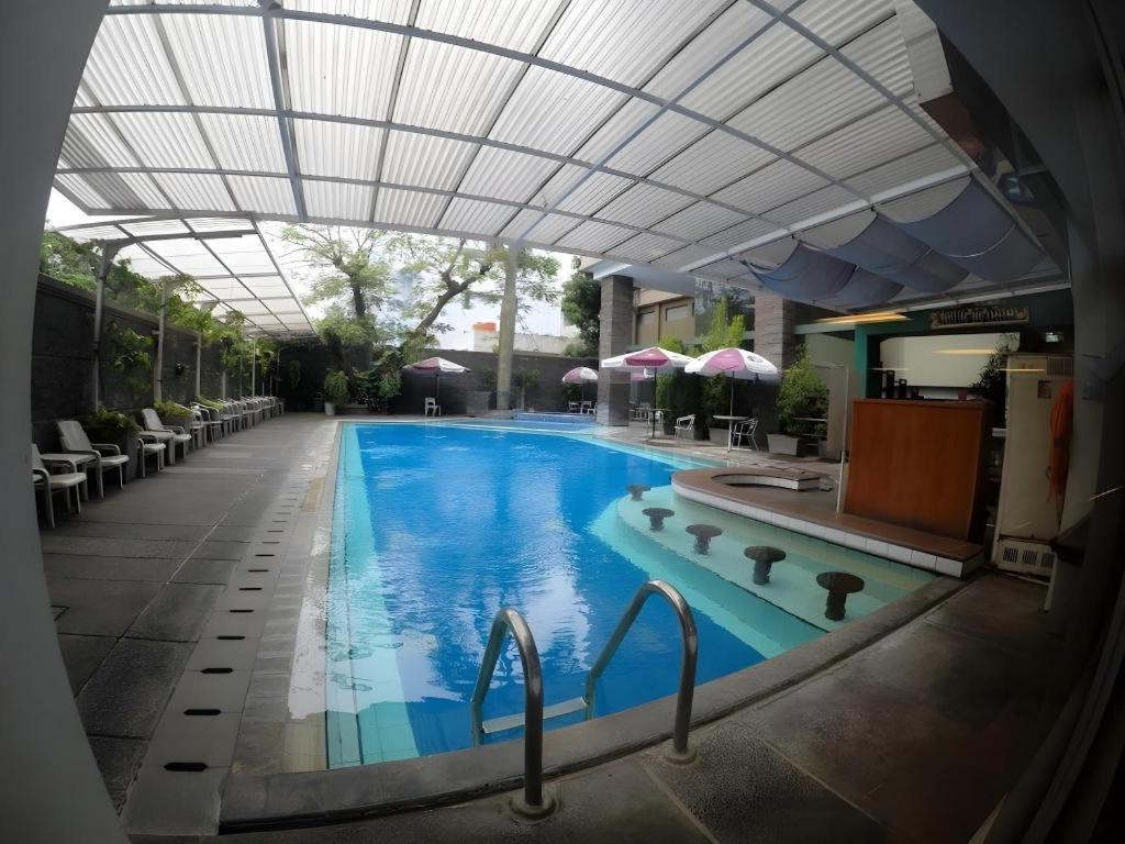 Kedaton Hotel Bandung Exterior photo