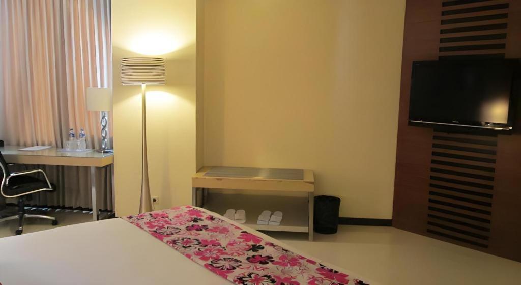 Kedaton Hotel Bandung Exterior photo